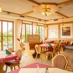 Und Berggasthof Zum Sonnenhof 3*