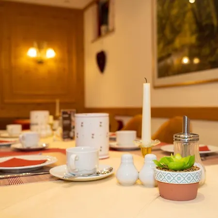 Und Berggasthof Zum Sonnenhof فندق 3*