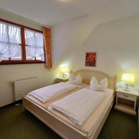 Und Berggasthof Zum Sonnenhof فندق